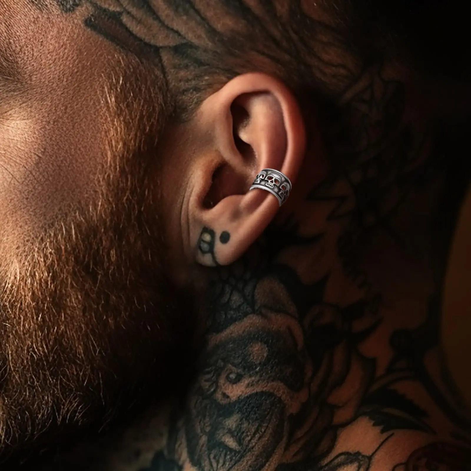 FaithHeart Gothic Skull Earcuff for Men and Women, Stainless Steel Non-Piercing Clip On Cartilage Earring, Punk Rock Jewelry Accessory