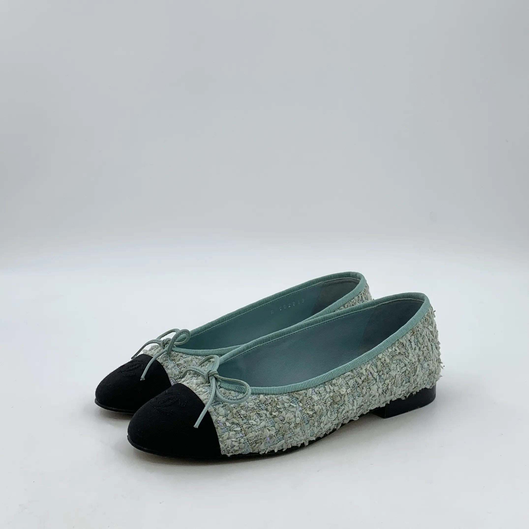 RDLTS— Chanel Tweed Bow Multi-Color Flats Size US 5.5