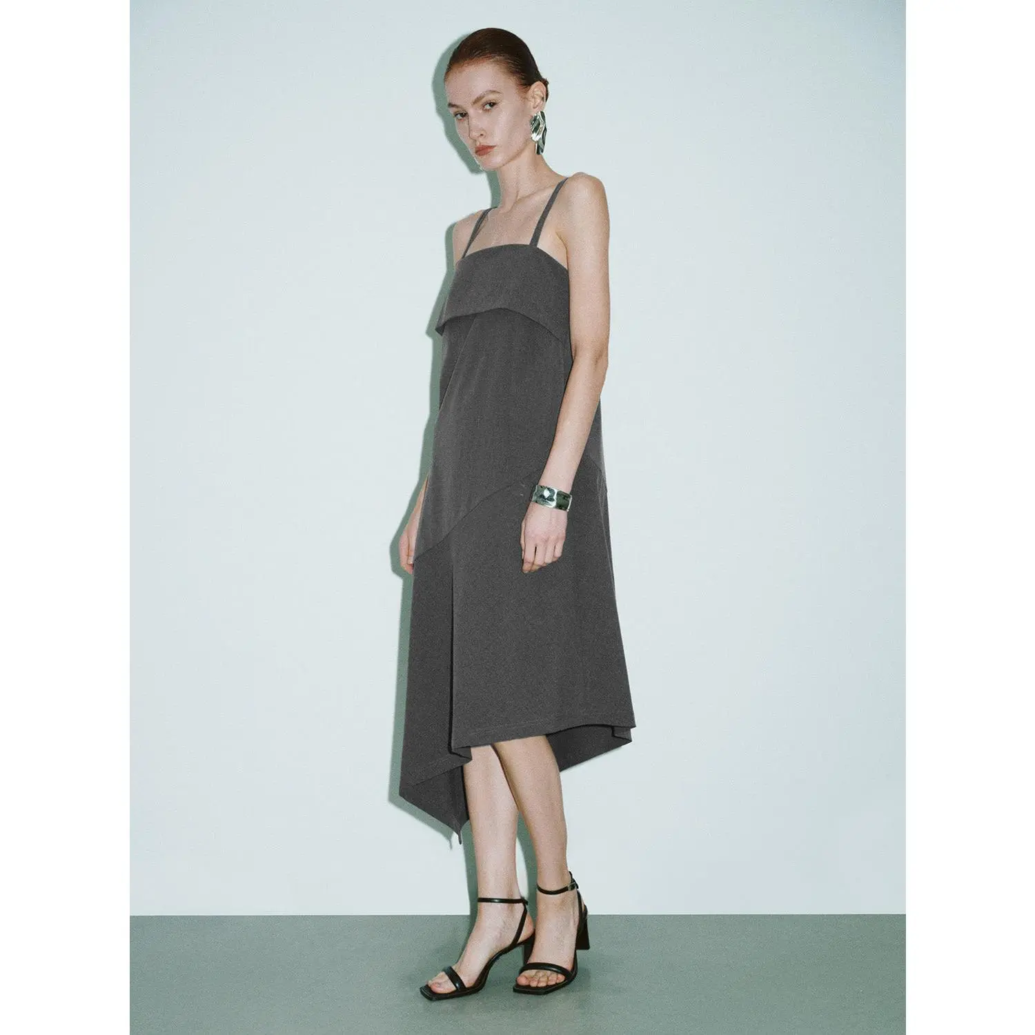 URBAN REVIVO Women's 2026 Spring New Strap-Free Foldover Neck Sleeveless A-Shaped Mid-Length Cami Dress - Light Stretch Polyester-Viscose Blend, Asymmetrical Hem, Charcoal Gray Neutral Casual Dress UWG740207, A-Shaped Casual Dresses, Mid-Length Casual Dre