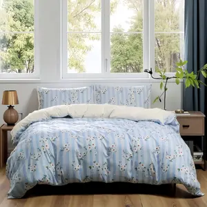 Floral and Stripe Print Bedding Set, Breathable and Super Soft, Includes 1 Duvet Cover Without Filler and 2 Pillowcases Without Filler, Suitable for All Seasons Ideal for Cozy Sleep Environment
