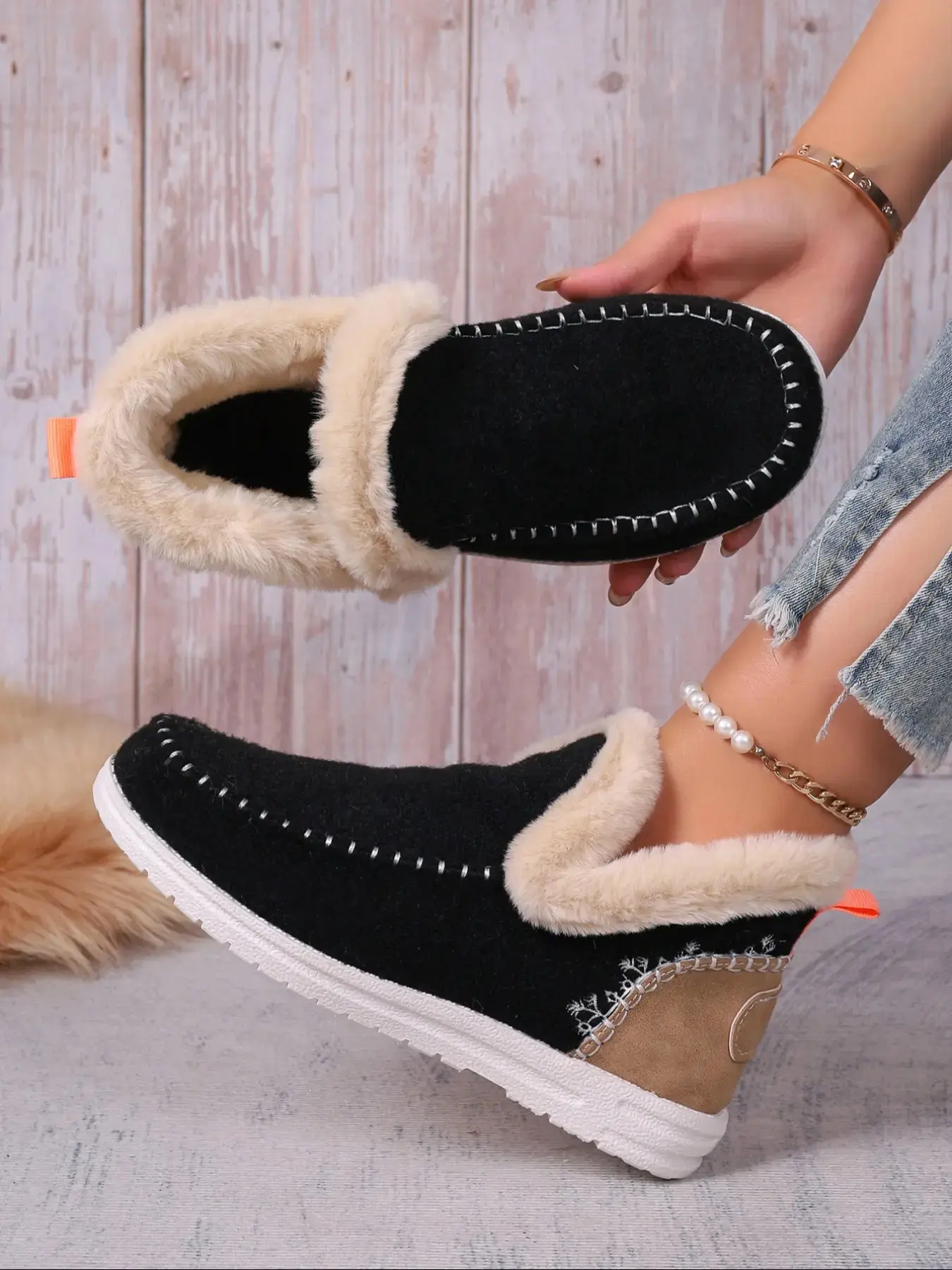 Women's Fur Lined Slip-On Warm Winter Shoes Casual Comfortable 2026