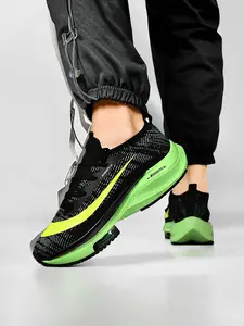 Men's Flyknit Air Cushion Running Shoes, Breathable Lightweight Thick Sole, Height-Boosting Sports Casual Shoes, Ideal for Daily Wear