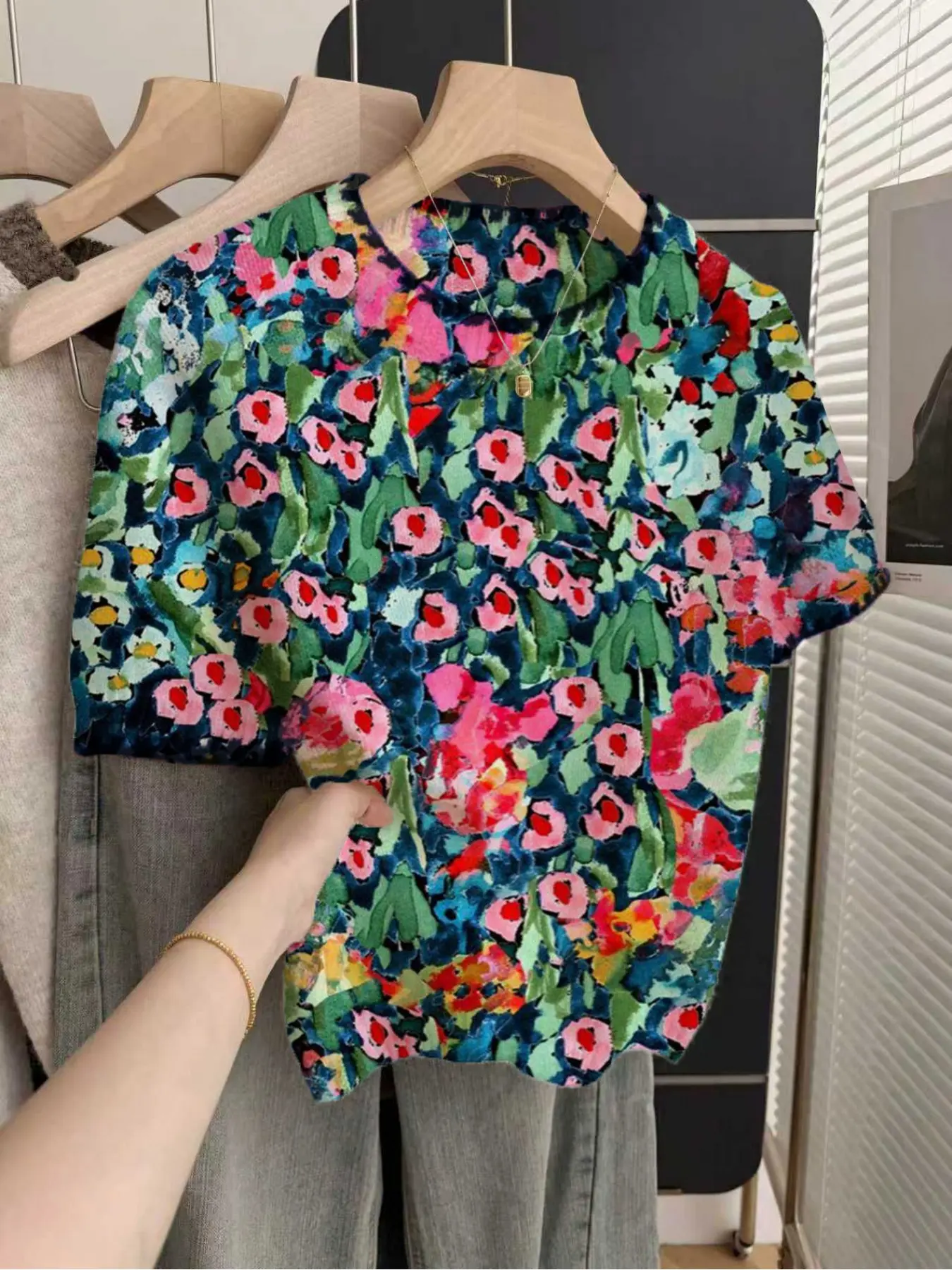 1 piece + French retro loose round-neck short-sleeve contrast piping beige women's contrast floral print spring and summer knitted top, Chic, Elegant, summer casual women's wear, white top, sweater top, Lady, Womenswear