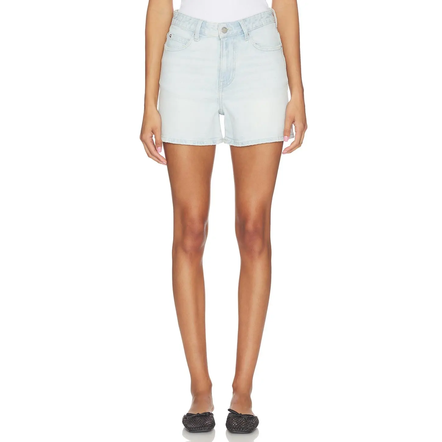 Dr. Denim Nora Shorts in Bay Superlight Creme Worn
