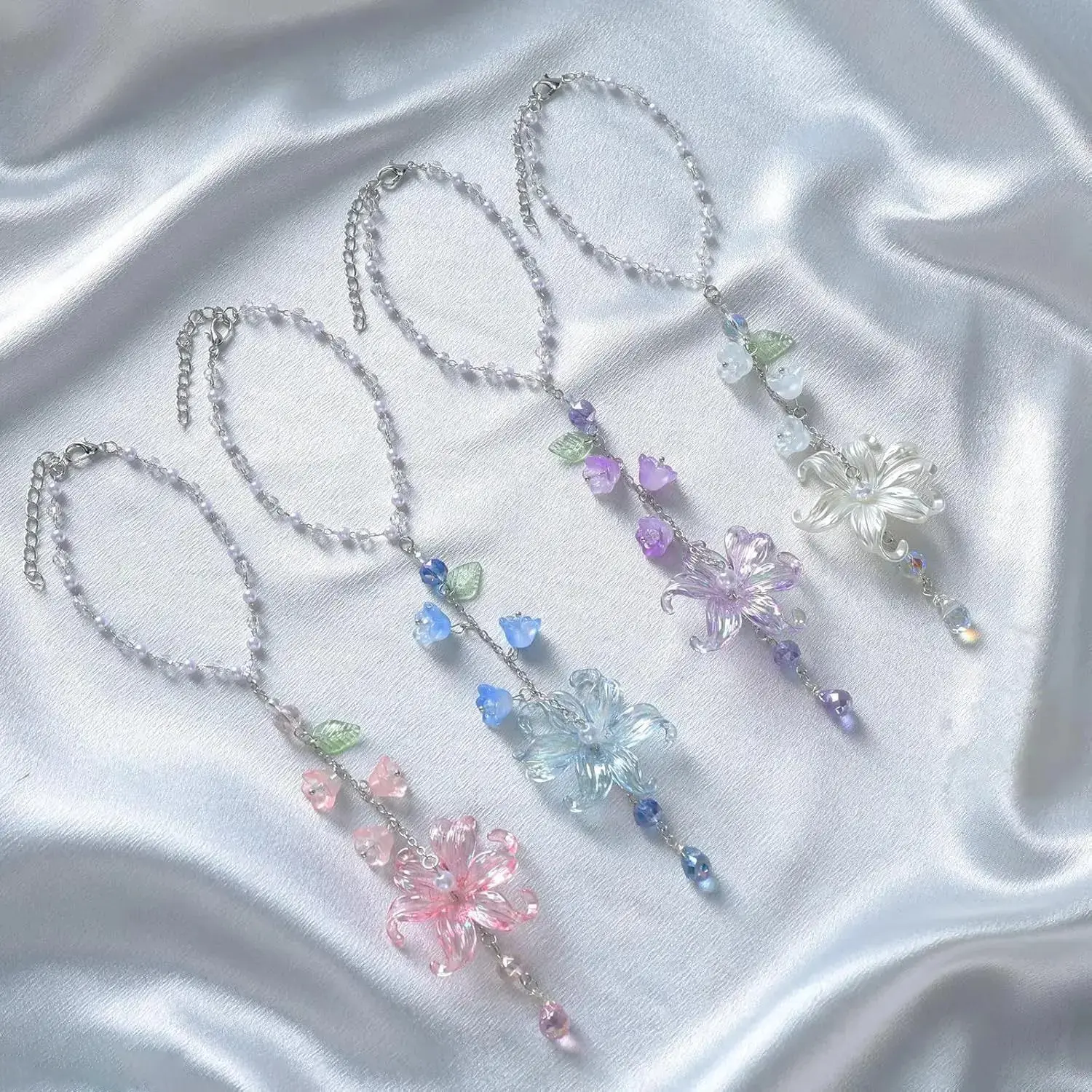 Lily‑of‑Valley Crystal Suncatcher Car Hanging Ornament, Hand‑Crafted Floral Resin‑Bead Rearview Mirror Charm, Boho‑Aesthetic Light‑Catching Car Accessory, Thoughtful Decor Gift for Women & Men
