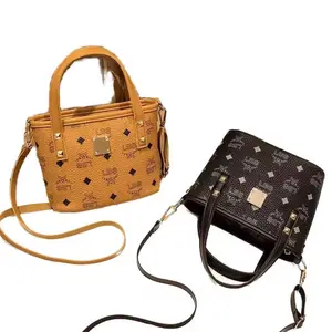 Trendsetter Mini Tote Bag - Stylish and Versatile Handbag for Everyday Use Compact Design Ideal for Daily Essentials Elegant and Simple Timeless Appeal