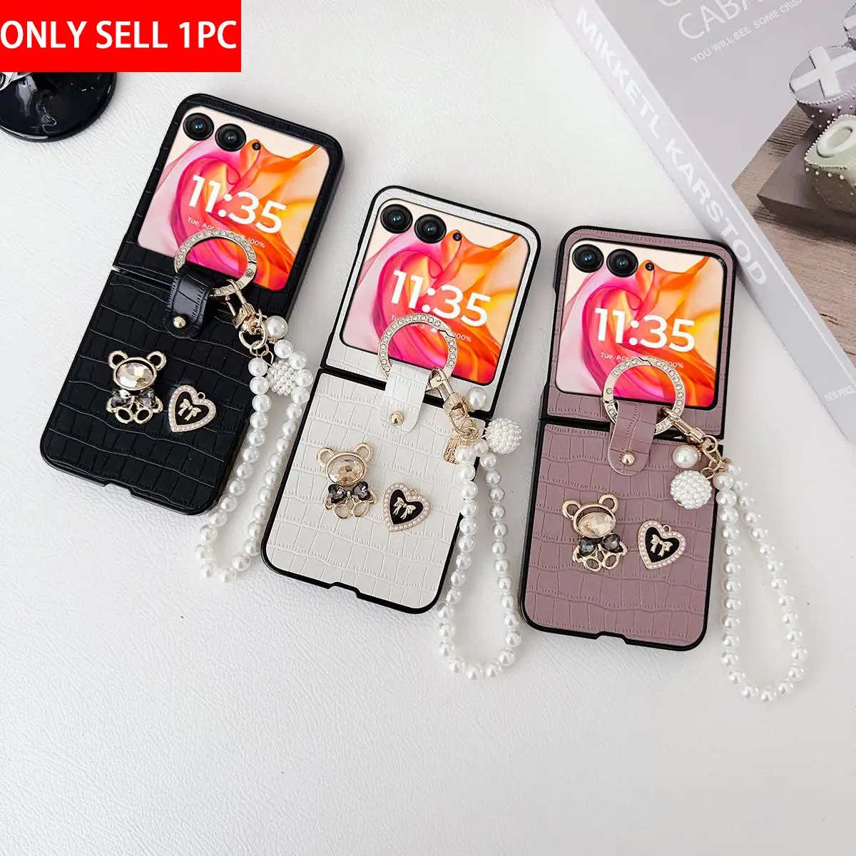PU crocodile-pattern leather protective phone case, Protective phone cover, Decorative Phone Protector, with diamond teddy bear, ring clasp, pearl bracelet, Hard PC back panel protects phone, suitable for Motorola Razr 2024, Razr 50