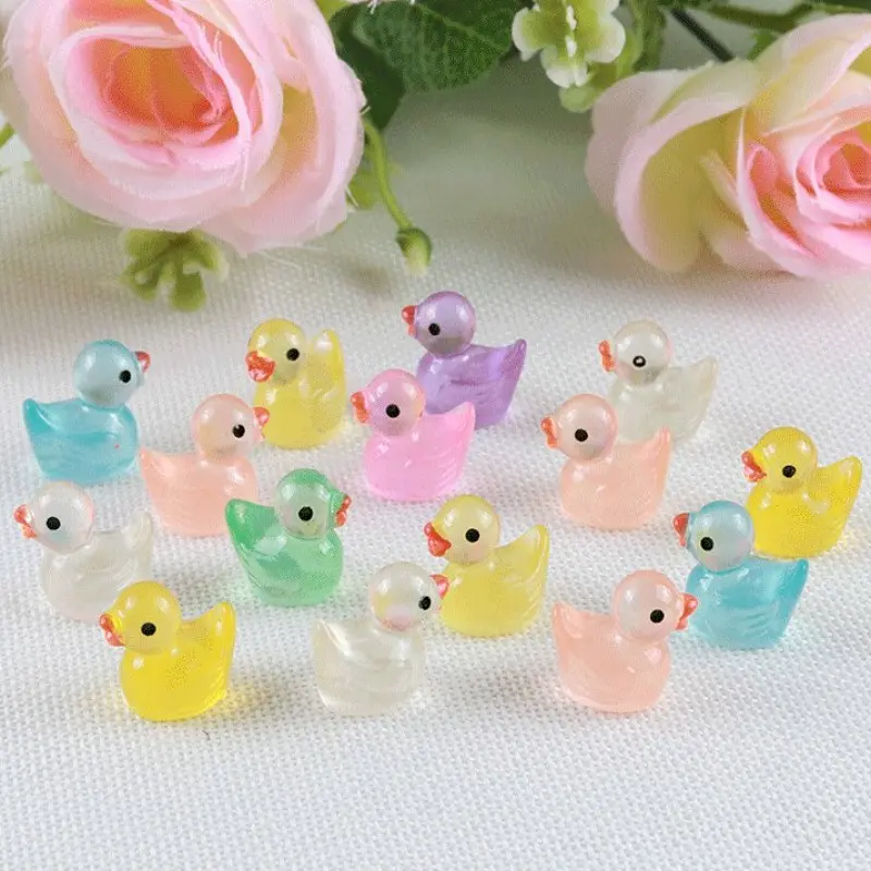 30pcs Mini Glowing Duck Resin Decorations, Cute Figurines, Cute Animal Design, Handmade Holiday Party Gifts, Birthday Home Garden Ornaments, Random Colors, Glow In Dark