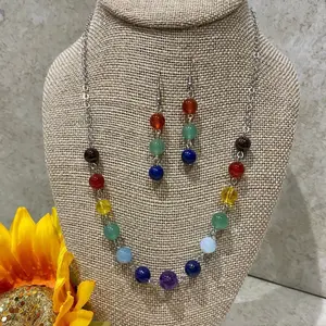 Collar corto 7 chakras con cuarzos