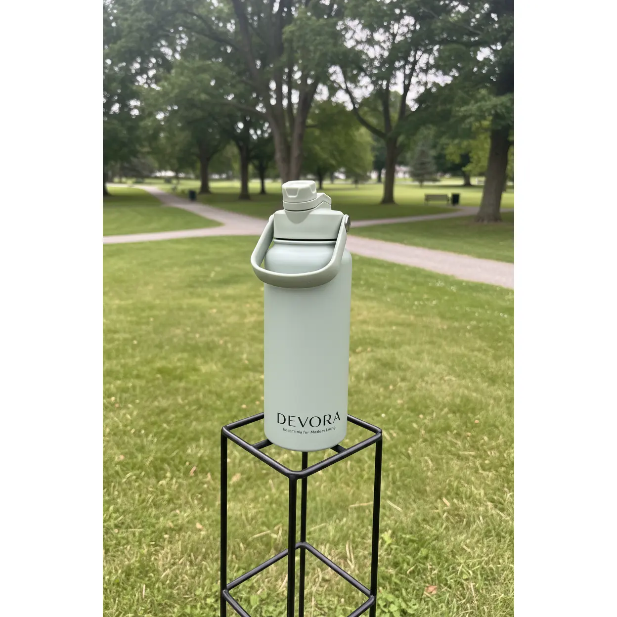 DEVORA 32oz Insulated Water Bottle – Leak-Proof Stainless Steel Travel Bottle, Keeps Cold 24hrs