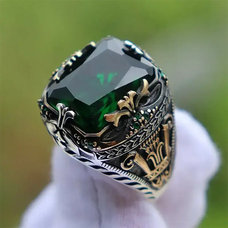 New Inlaid Emerald Men's Luxury Ring Personality Retro Domineering Personality Ring To Attend The Banquet Party Jewelry