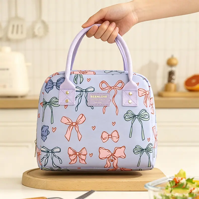Insulated Lunch Bag, Cute Bow Print Waterproof Oxford Lunch Bag, Large Capacity Portable Insulated Lunch Bag，Suitable for Women and Men