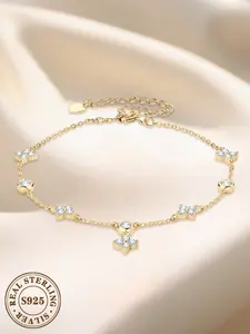 Fashionable and elegant four leaf clover moissanite bracelet layered with 925 sterling silver high-end light luxury bracelet, suitable for daily wear, vacation and dating occasions, and also a surprising exquisite small gift.