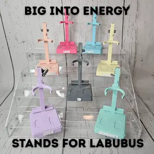 Big Into Energy Labubu Display Stands – Custom 3D Printed Bases with Protective Card Sleeves
