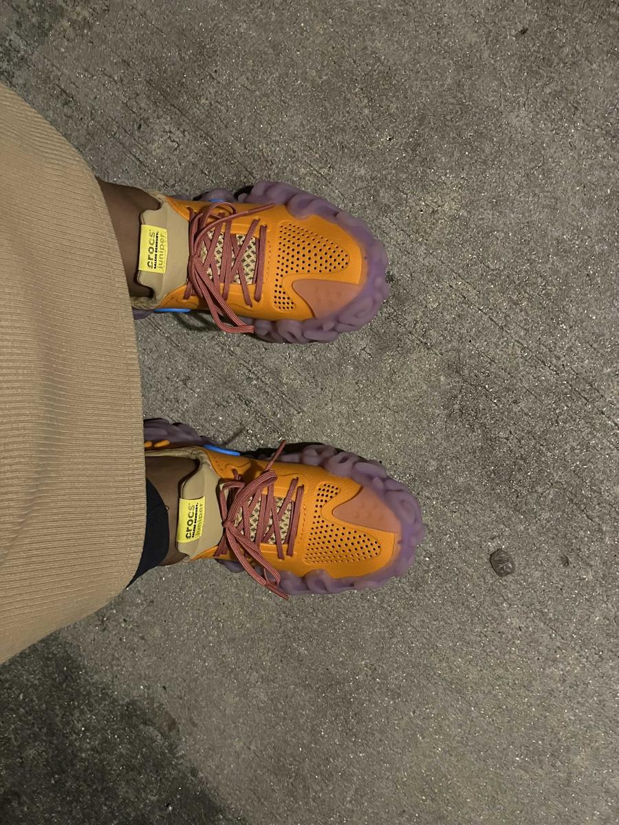 Item: Apricot, Womens 9/Mens 7, 1