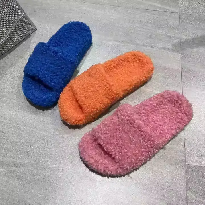 Unisex Curly Faux Fur Slide Slippers, Embroidered Open Toe Fluffy Shearling House Slippers, Non-Slip Soft Warm Cozy Indoor Outdoor Plush Slippers for Fall Winter  The viral charcoal gray curly fuzzy slides everyone is raving a