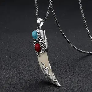 Vintage Bohemian Style Wolf Tooth Shape Synthetic Gems Design Turquoise Inlaid Pendant Necklace Creative Female Gift