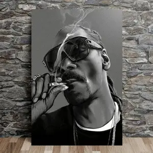 1pc Snoop Doggy Unframed Poster - 30.48x40.64 cm Black & White Smoking Portrait, Ideal for Bars, Clubs, Restaurants, Bedrooms