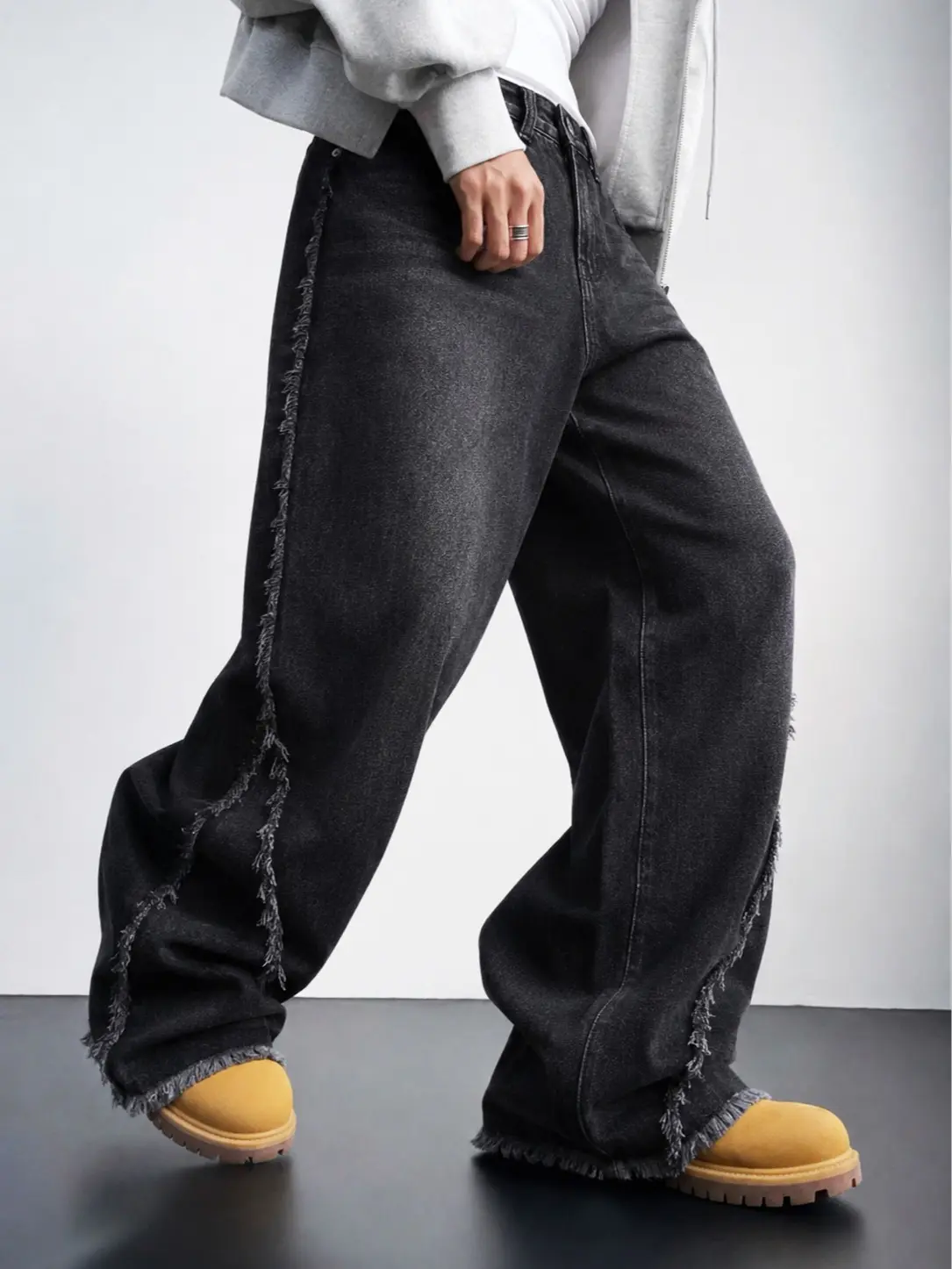 Mens Y2K Baggy Jeans Low Rise Wide Leg Denim Pants Vintage Washed Distressed Frayed Raw Hem Floor Length Loose Fit Straight Leg Trousers Retro Streetwear Casual Everyday Hip Hop Fashion Jeans for Fall Winter Spring Outfits for Weekend Travel Daily Outfit