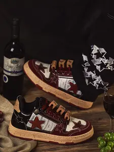 Men's Black-Red Color-Block Star Decor Retro Sneakers, American Retro Casual Style, Leather Paneling + Cork Decor + Star Elements + Non-Slip Sole, Retro Eye-Catching, Color-Block Versatile, Footwear, Ideal for Street Outfits & Daily Leisure Scenarios