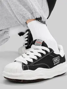 Unisex Canvas Sneakers with Laces, Shell Toe Skate Shoes, Sports Shoes, Comfortable Casual Daily Wear, Fashion Design for Couples, Dopamine Colors Available