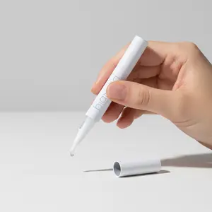 Bianca Bright Advanced Whitening Pen Quick Touch-Up Mint Formula for Surface Stain Removal Compact Travel-Ready Peppermint Finish Oral Cosmetic Teeth Brightener Daily