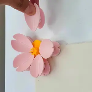 Silicone Cherry Blossom Sealing Clips |   Suitable for Kitchen, Living Room, Picnics, Travel, Refrigerator Stickers, Food Sealing Clips, Flower Refrigerator Stickers