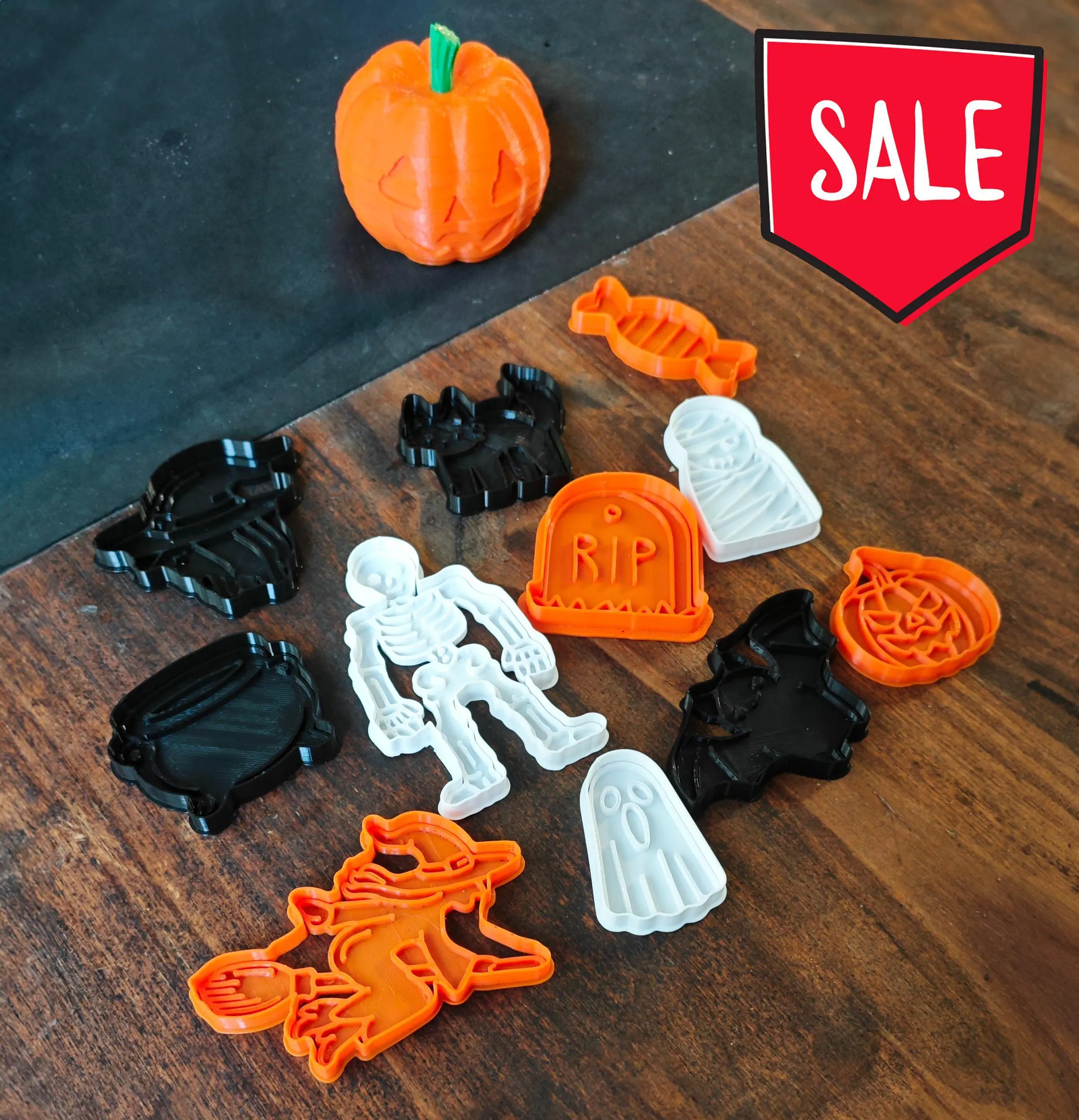 Spooky 8-Piece Halloween Cookie Cutters Set for Festive Baking - Pumpkin, Skeleton, Ghost, Bat, Witch, Candy, Gravestone, Cauldron