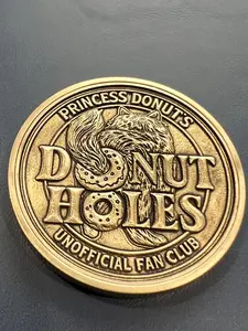 Princess Donut H0les Commemorative Coin, Dungeon Crawler Carl Collectible, LitRPG Fantasy Metal Coin, Funny Cat Gamer Gift for Fans