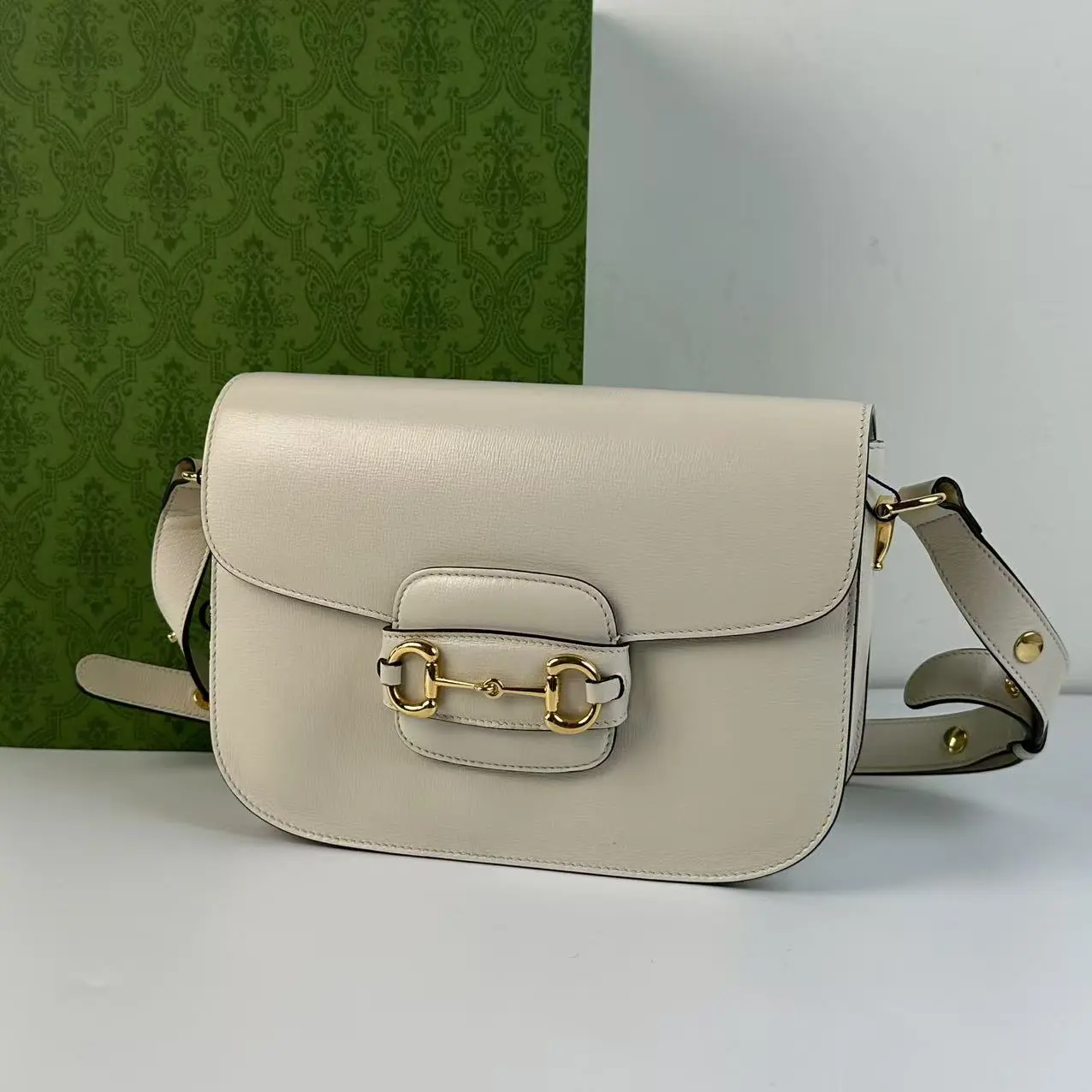 Pre-owned GUCCI 1955 Horsebit White Smooth Leather Crossbody Shoulder Bag