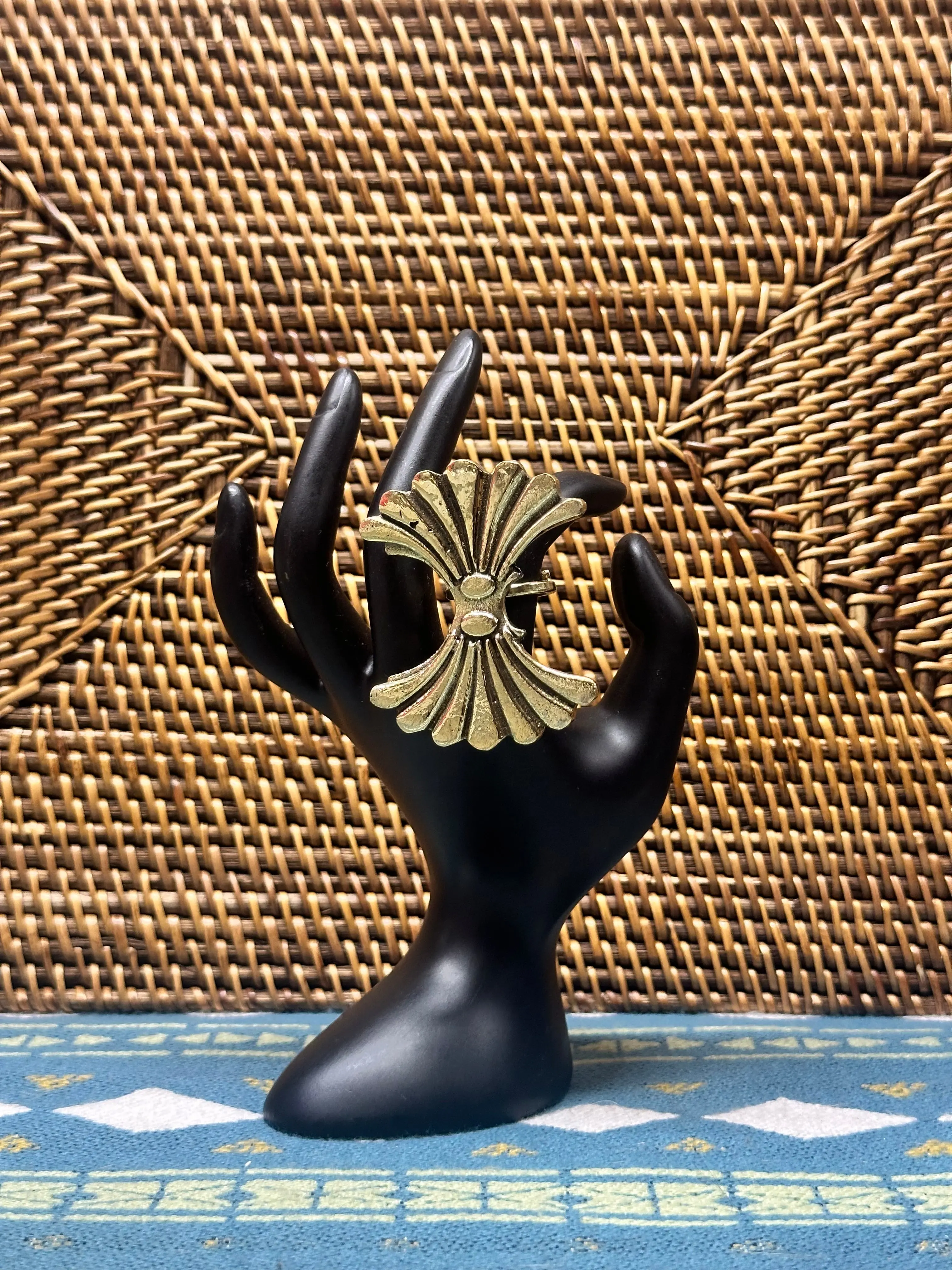 Fan Flair Brass Ring