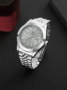 Ricecgo men's business quartz watch with date display, made of stainless steel material, luxurious watch, perfect birthday gift choice, stylish and durable.