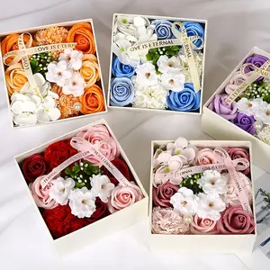 1 Box - Valentine's Day Gift, Square Soap Flower Gift Box, Gift Bouquet Box, Carnation Preserved Flower Ornament, Rose Flower, Artificial Flower Accessories, Suitable for Mothers, Lovers, and Friends as Holiday Gifts