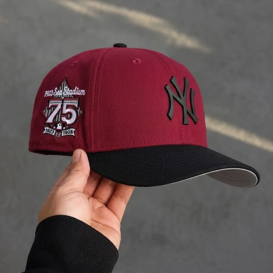 New Era New York Yankees 9FORTY A-Frame Adjustable Metal Buckle Baseball Cap Curved Brim Hat Burgundy Black Embroidered NY Logo 1923 Yankee Stadium 75th Anniversary Side Patch MLB Dad Hat Streetwear Sports Headwear Unisex Limited Edition sombrero