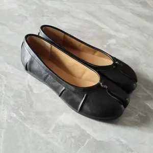 Women's walking shoes walking shoes tabi split-toe shoes women's 20246 new niche pleated flat bottom shallow bow ballet pig's trotters