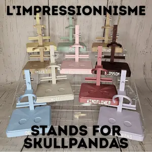 Custom Display Stands for Skullpanda V2 L’Impressionnisme – 3D Printed Bases with Foot Holes & Card Clip
