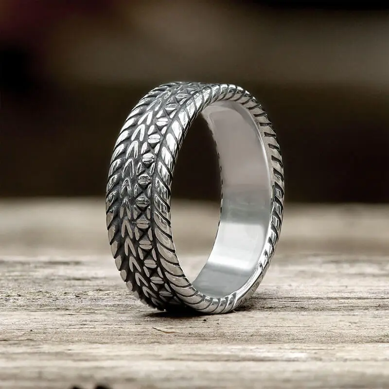 GTHIC Unisex 7.5mm Minimalist Braided Stainless Steel Band Ring, Jewelry Gift with Versatile Style for Birthday Gifting
