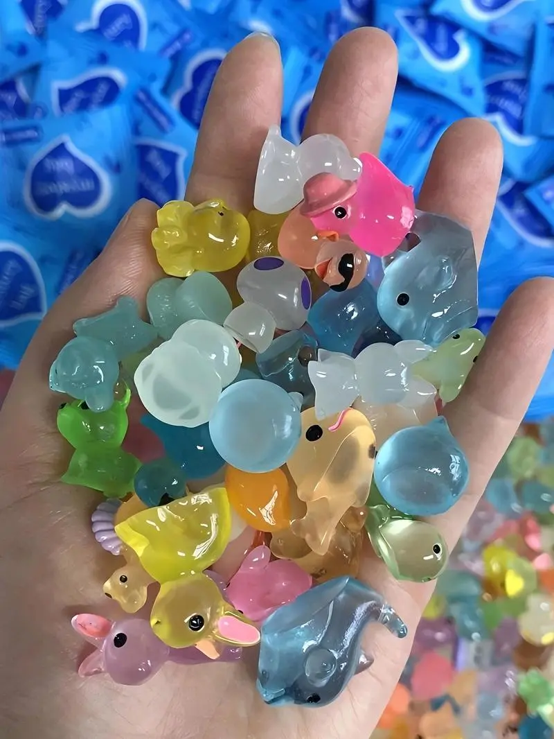 10PCS luminous animal ornaments dolls Various types of animals Suitable for various decorations and can also be used for festive atmosphere arrangements.