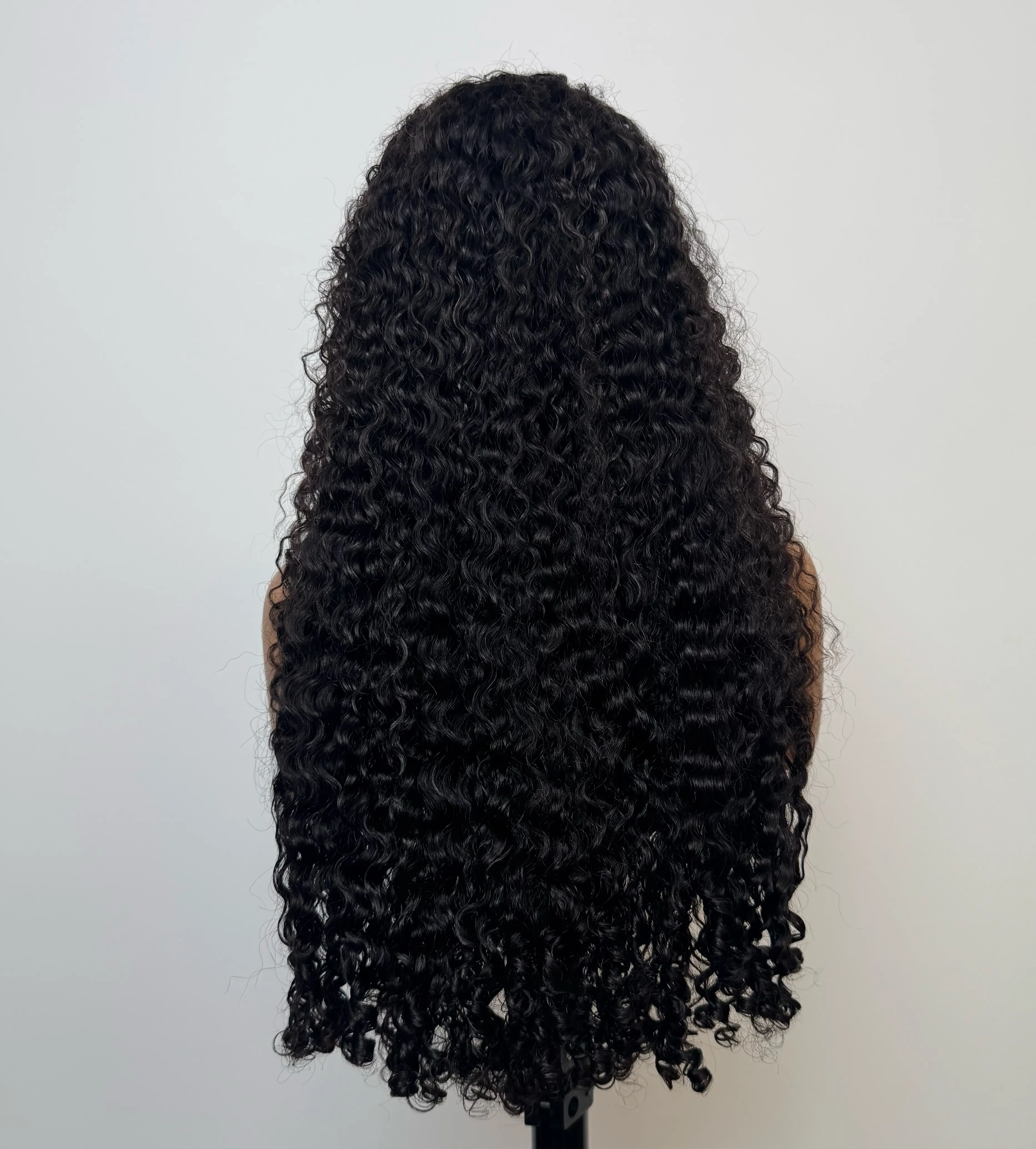 13x4 Roman Curl Wig Transparent Lace Natural Black Front 100% Raw Hair Wigs 250% Density Selectable cap type: drawstring cap or normal cap Curly Wave 20-30inch for Stylish Look