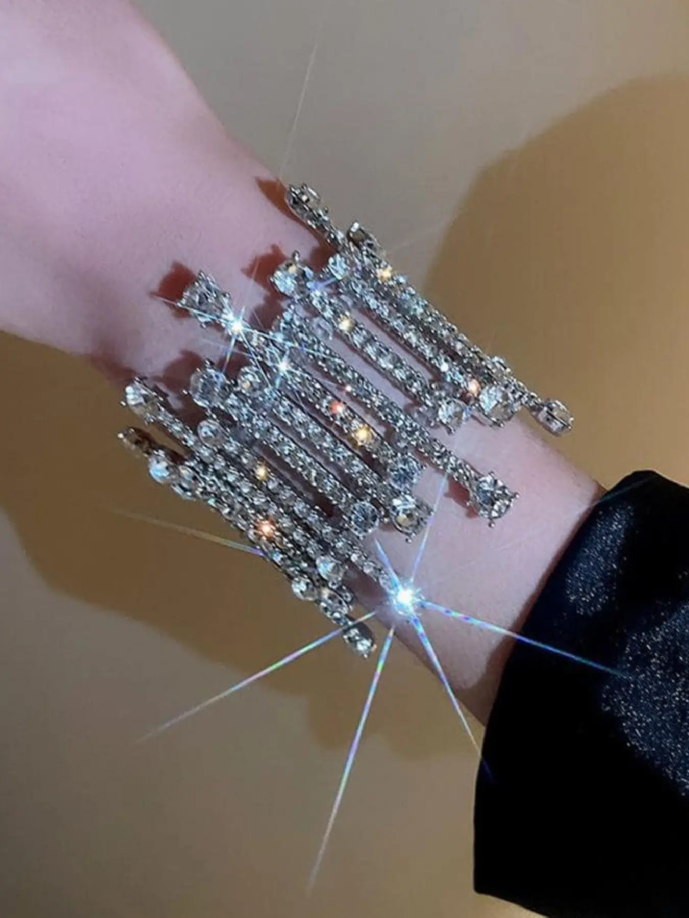 Luxury Geometric Crystal Rhinestone Elastic Stackable Bracelet for Women, Elegant Party Evening Wear Jewelry, Stylish Accessory for Special Occasions, Copper Alloy Bracelet, Crystal Bracelets, Rhinestone Decorated Bracelet