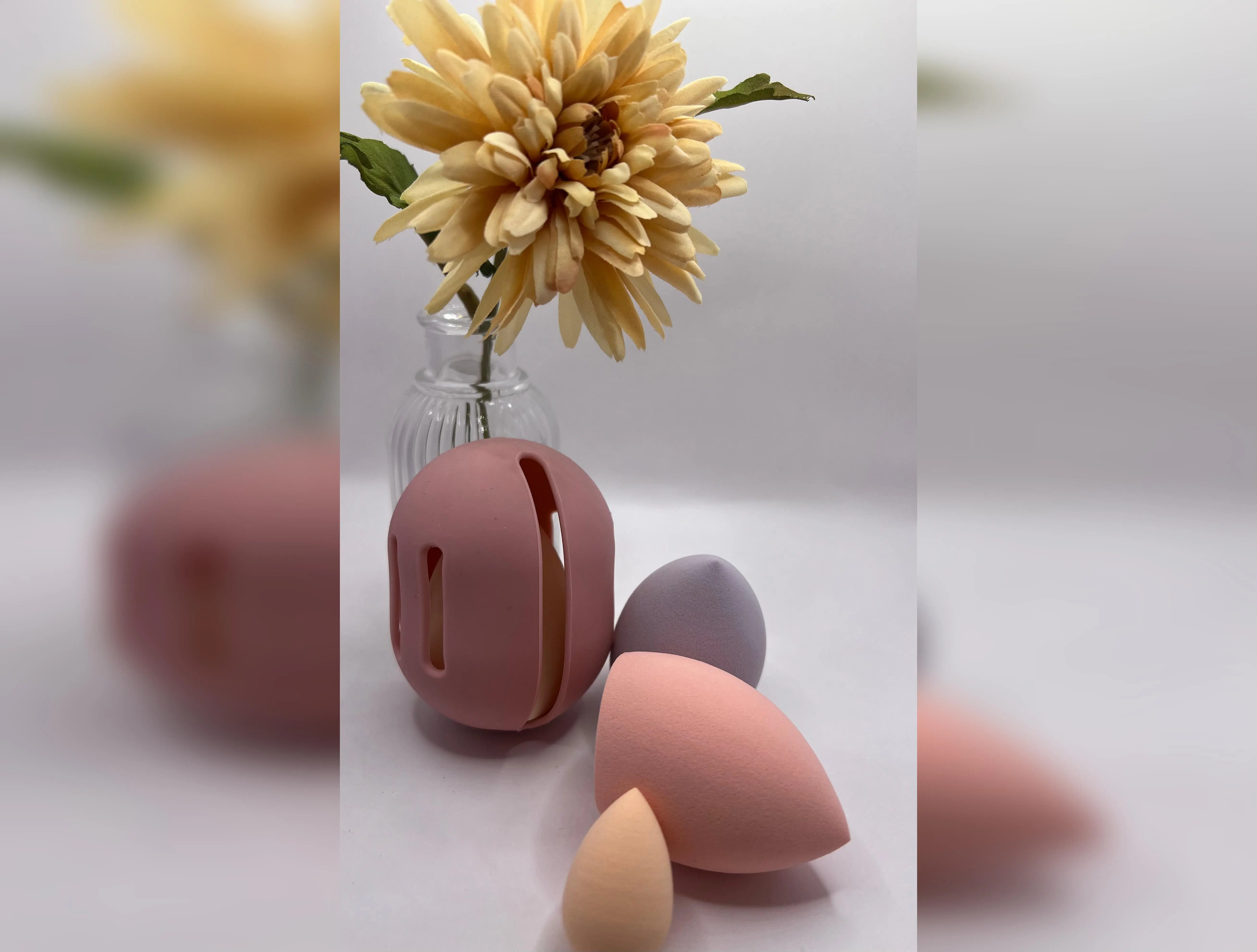 Makeup Sponge Holder - Durable, Chic Accessory for Beauty Enthusiasts and Professionals