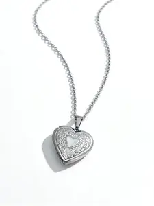Heart  Photo Locket Necklace, Romantic Openable Memory Pendant, Mother’s Day Gift,Couple Family Memorial Gift, Meaningful Present for Crush/Mom/Wife/Girlfriend