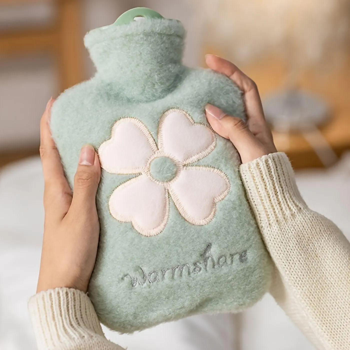 Four-leaf Clover Design Hot Water Bottle, 1 Count Portable Plush Warm Water Bag, Hot Water Bottle for Indoor & Outdoor, Warm Compresses Menstrual Heating Pad