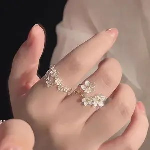New Flower Jasmine Ring Iris Antique French Retro Court Style Elegant Jewelry for Women Vintage Aesthetic Timeless Look