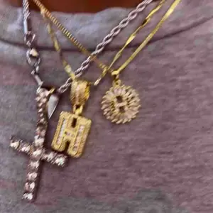 MINDEKA Jewelry 2 Pack Initial Letter Pendant Necklaces 14K Gold Plated Alphabet Necklaces with Adjustable 17''-19'' Chain for Women Valentine's Day Jewelry Set