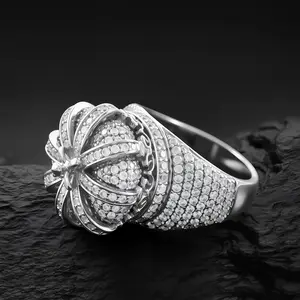 Popular European and American diamond-encrusted crown ring, dazzling and unique, high-end hip-hop ring with diamonds, unisex