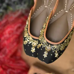 Zardozi Black juttis | handmade genuine leather punjabi jutti/khussa/mojari/flats/bridal shoes