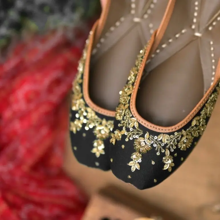 Zardozi Black juttis | handmade genuine leather punjabi jutti/khussa/mojari/flats/bridal shoes