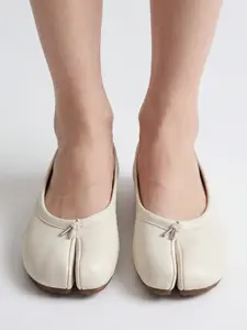 Women’s Classic Tabi Ballet Flats – Split Toe Slip-On Walking Shoes with Soft Sole Comfort