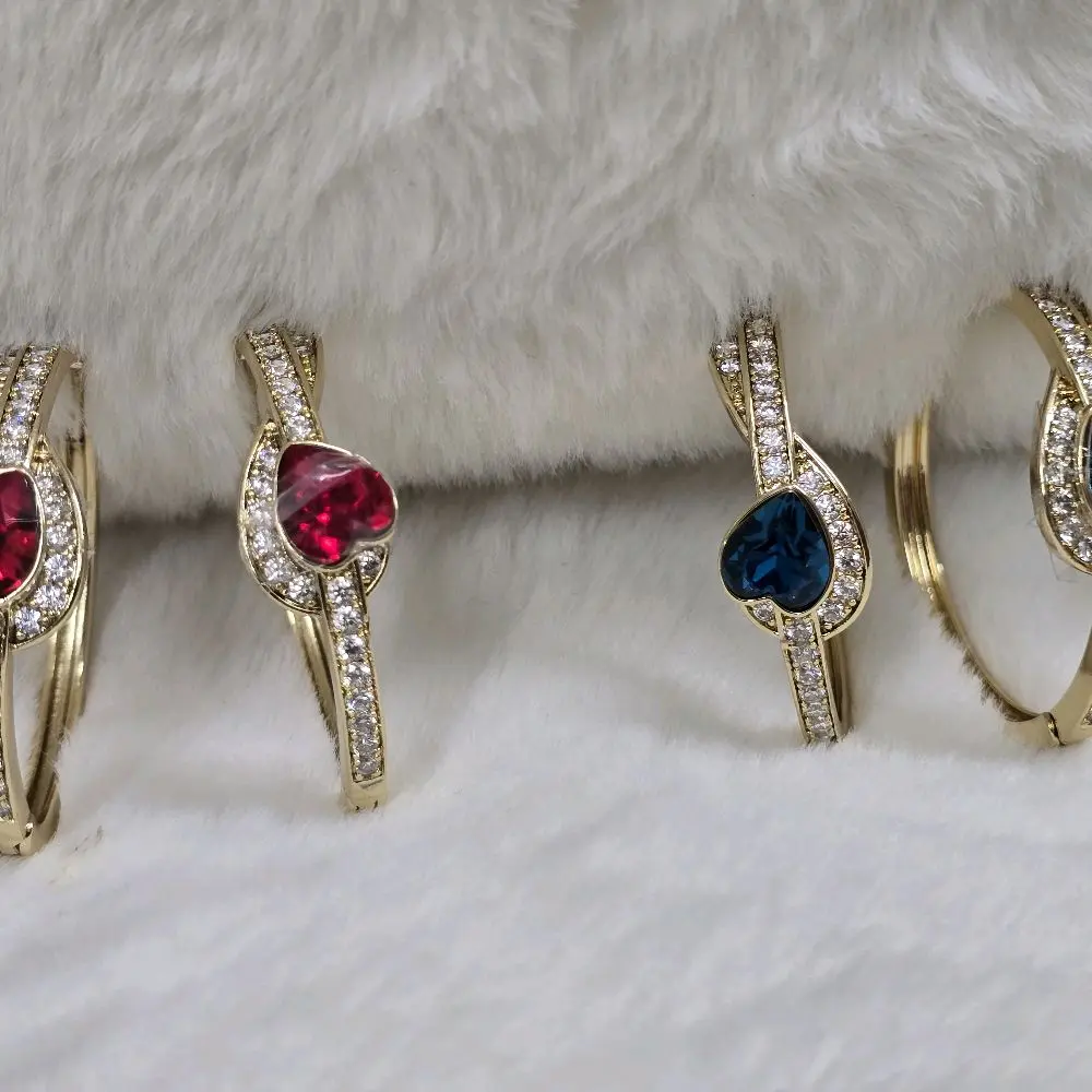 # 0218 Arrancadas adiamantadas corazón medianas oro laminado 14k Alta calidad